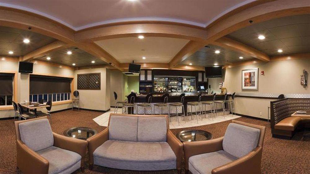 Quality Hotel Conference Center Cincinnati Blue Ash Bagian luar foto