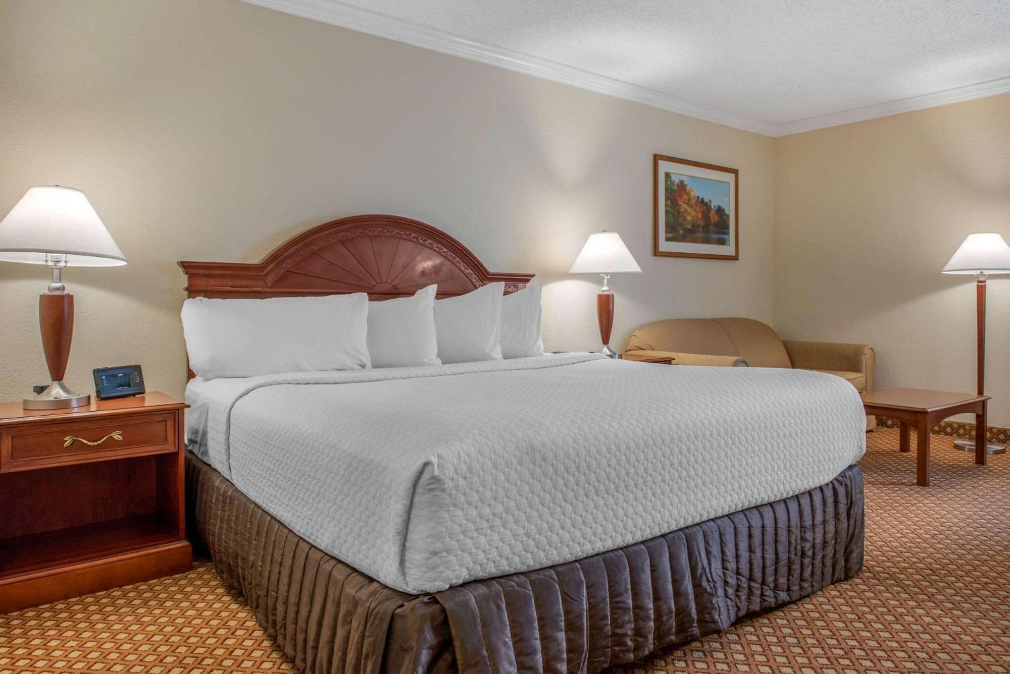Quality Hotel Conference Center Cincinnati Blue Ash Bagian luar foto