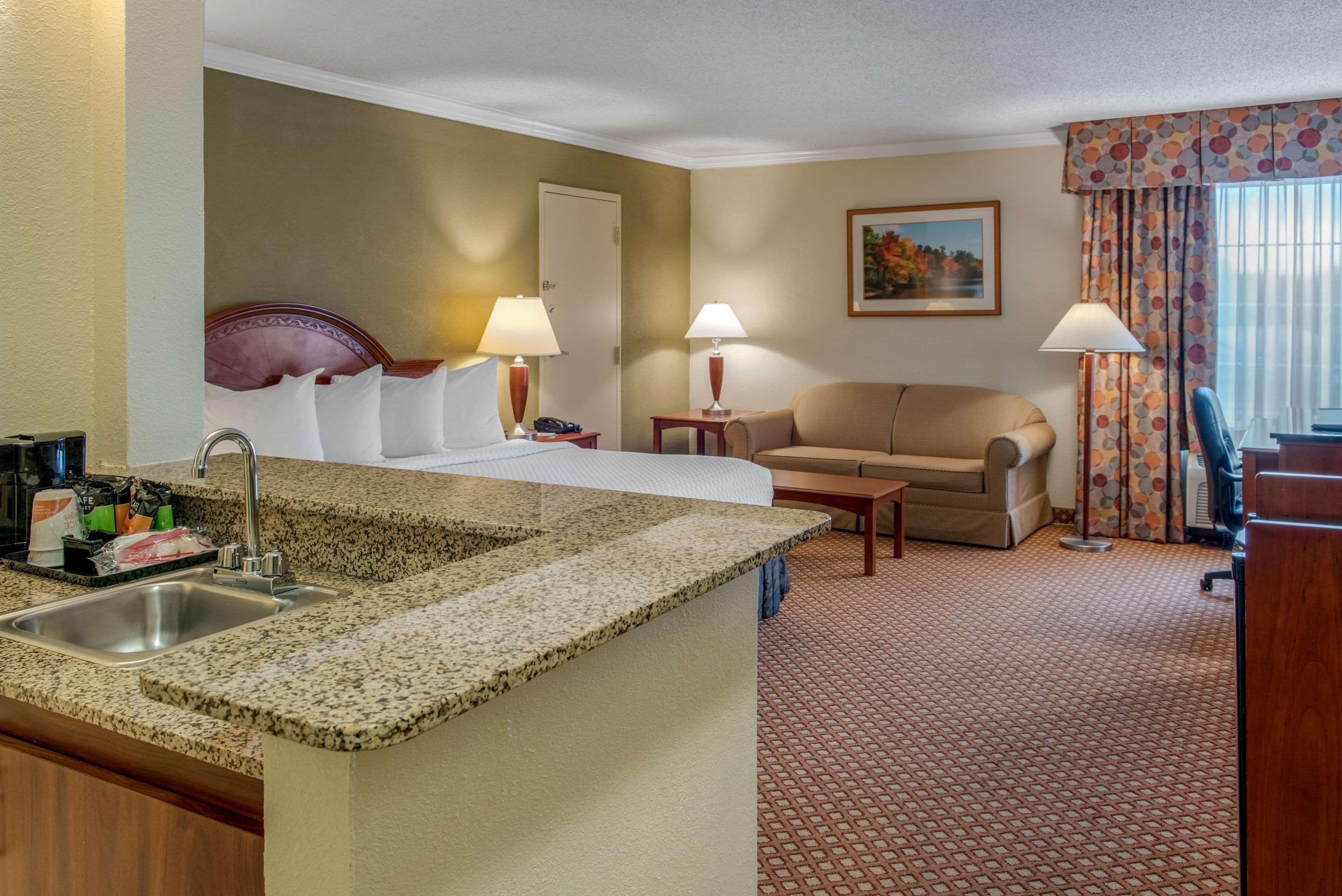 Quality Hotel Conference Center Cincinnati Blue Ash Bagian luar foto