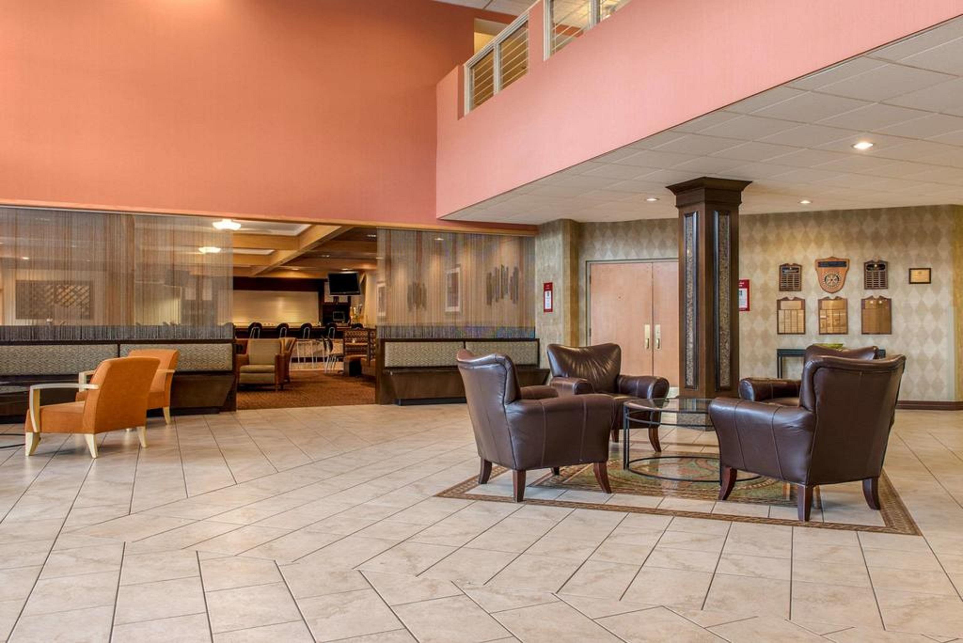 Quality Hotel Conference Center Cincinnati Blue Ash Bagian luar foto