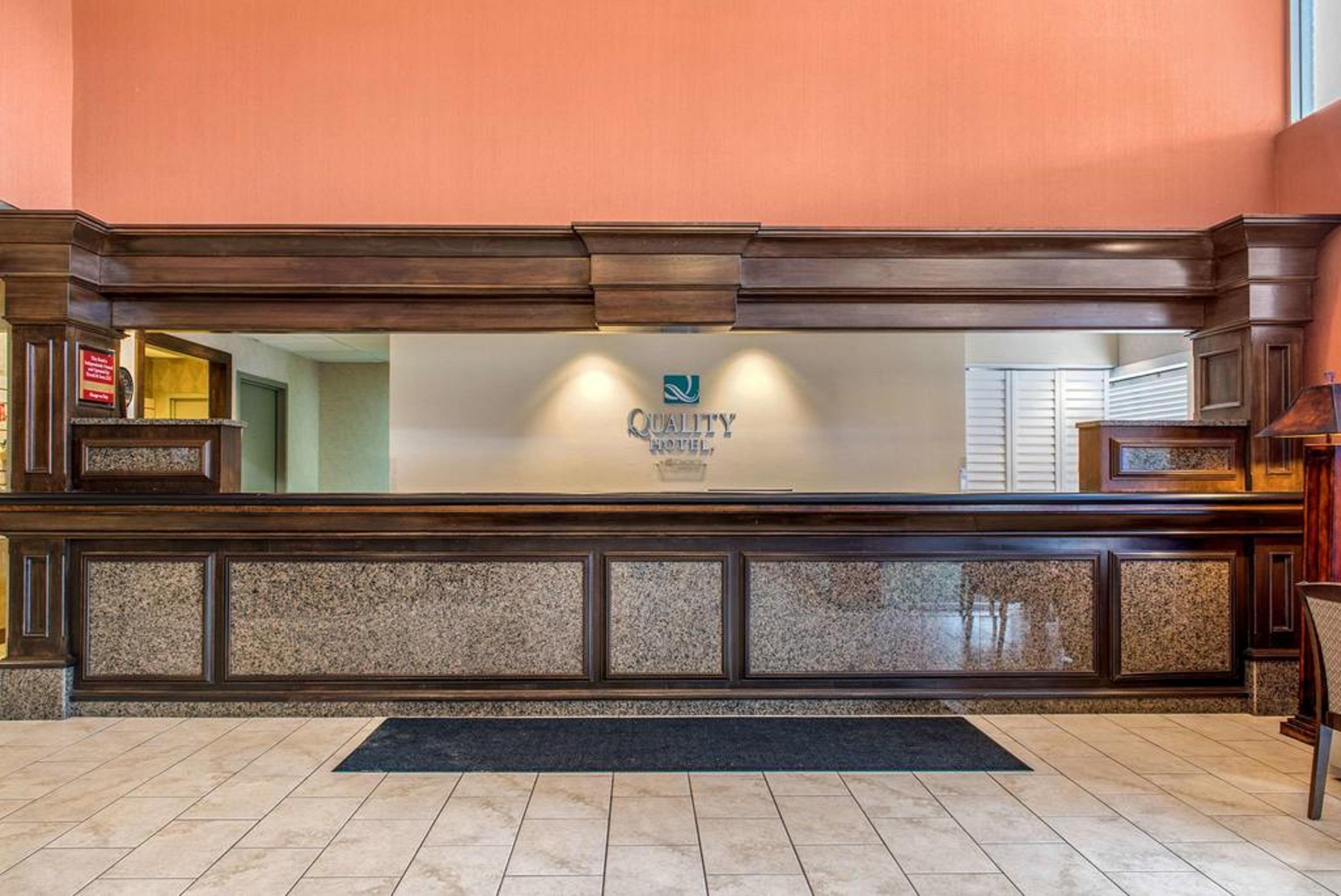 Quality Hotel Conference Center Cincinnati Blue Ash Bagian luar foto