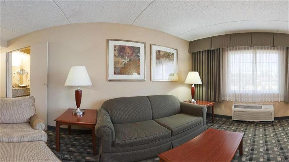 Quality Hotel Conference Center Cincinnati Blue Ash Bagian luar foto