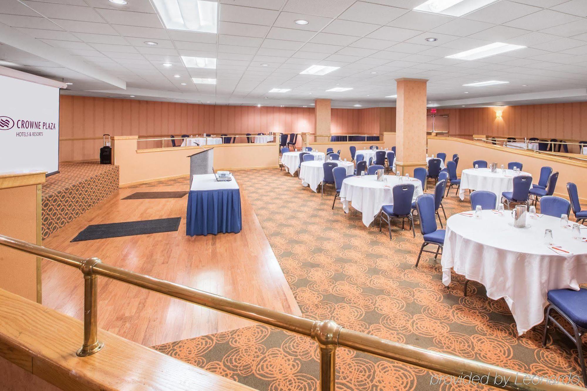 Quality Hotel Conference Center Cincinnati Blue Ash Bagian luar foto