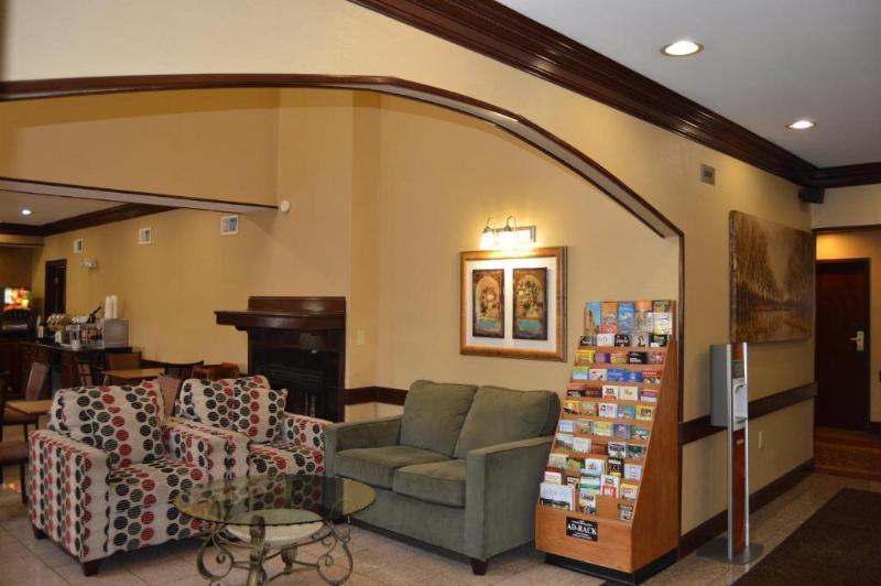 Quality Hotel Conference Center Cincinnati Blue Ash Bagian luar foto