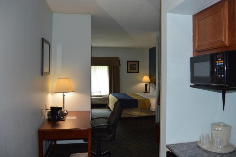 Quality Hotel Conference Center Cincinnati Blue Ash Bagian luar foto