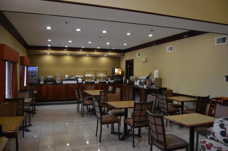 Quality Hotel Conference Center Cincinnati Blue Ash Bagian luar foto