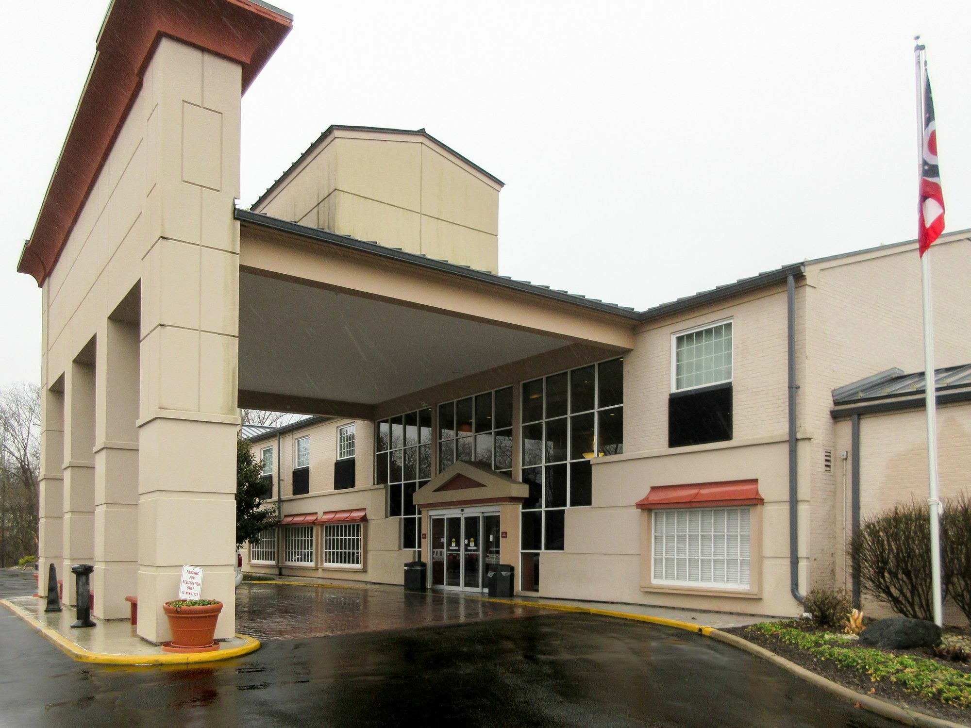 Quality Hotel Conference Center Cincinnati Blue Ash Bagian luar foto
